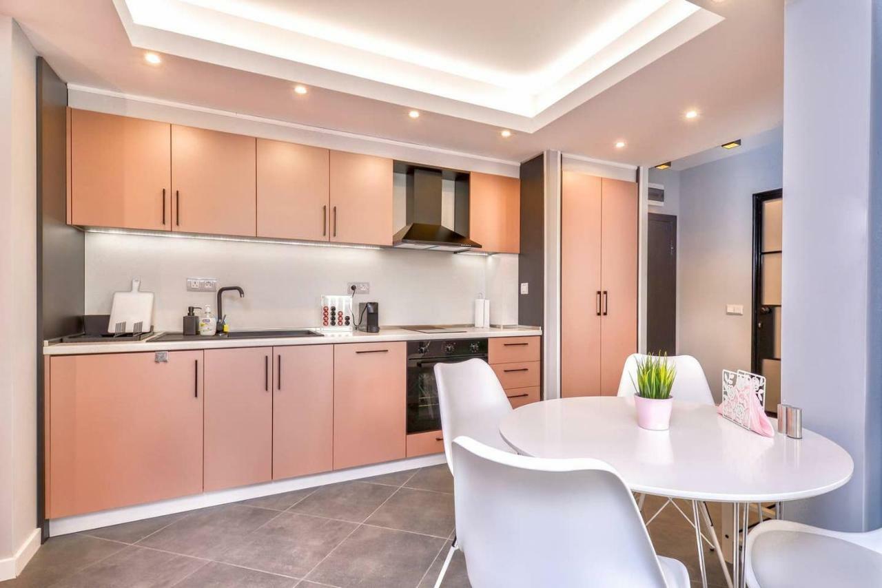 Rose One Bedroom Designer Apartment In City Centre By Flat Mаnager Sófia Exterior foto