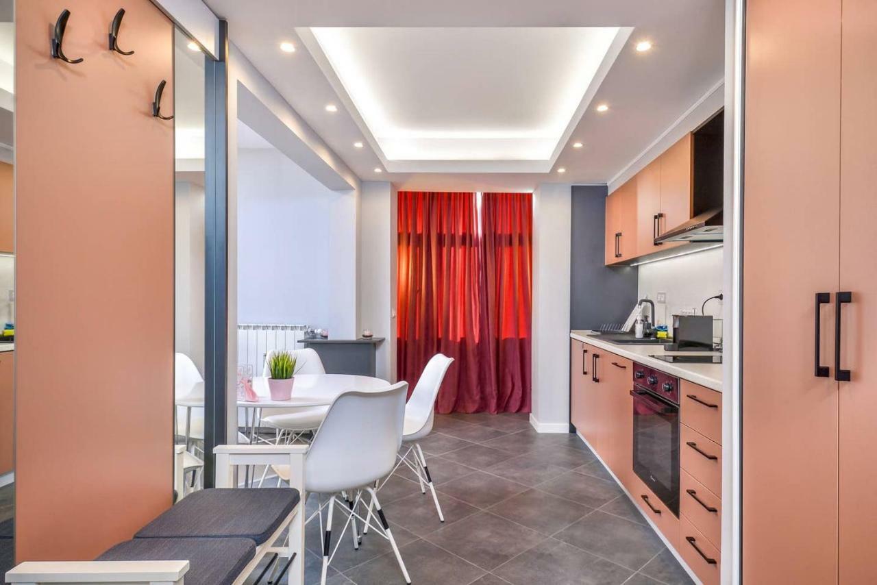 Rose One Bedroom Designer Apartment In City Centre By Flat Mаnager Sófia Exterior foto